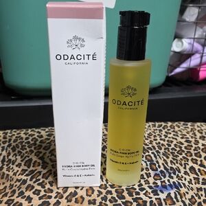 Odacité C Glow Hydra-Firm Body Oil - Yellow